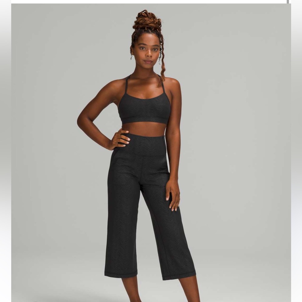 Lululemon Align Wide Leg Crop 23” leggings size 4; black